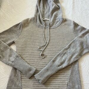 Athleta Light Gray Hooded Women's Sweater Small 100% merino wool